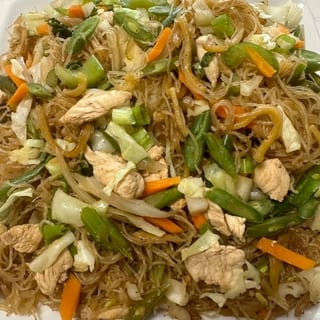 Full Tray Pancit Canton with Veggies