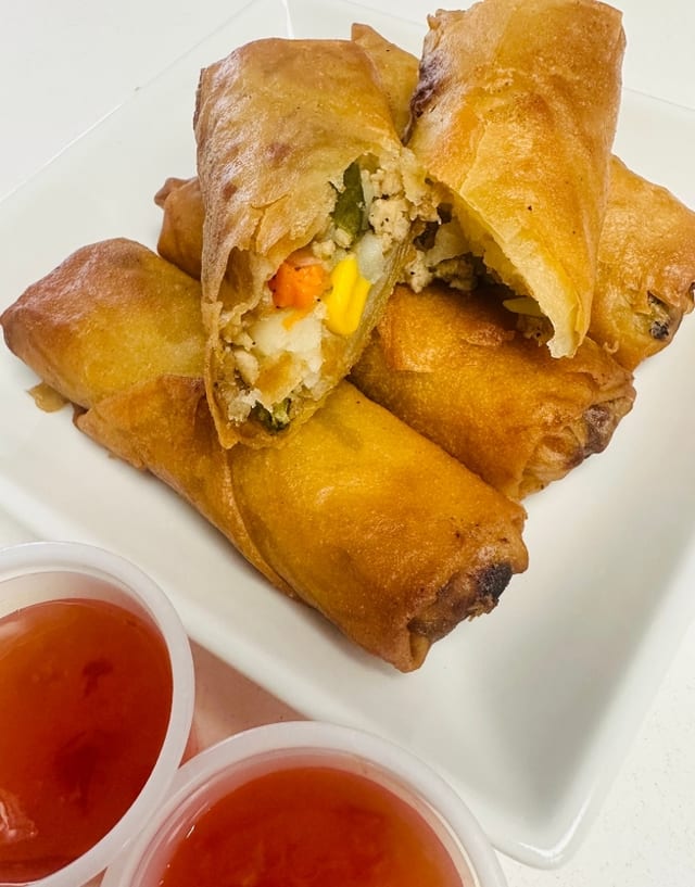 Pork Veggies Eggroll (4 Pack).
