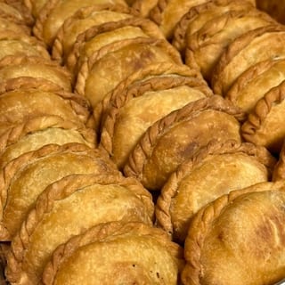 1 Dozen Chicken Empanada (FREE 3 Pork Veggies Eggroll)